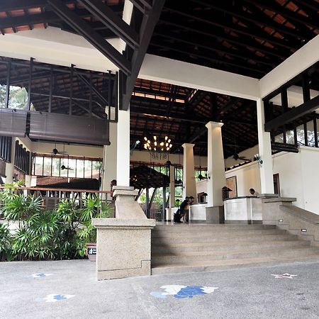 Avillion Port Dickson Hotel Bagian luar foto The lobby of the hotel