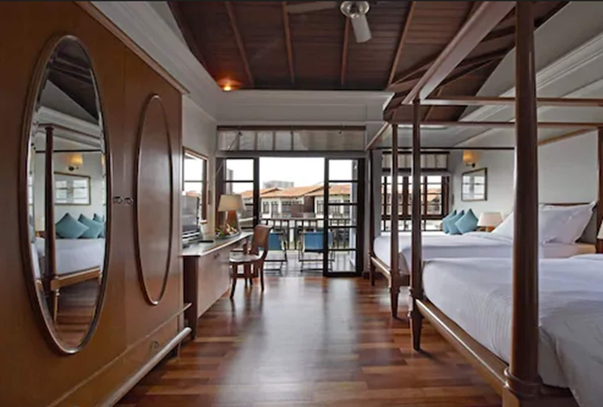 Avillion Port Dickson Hotel Bagian luar foto A room at the hotel