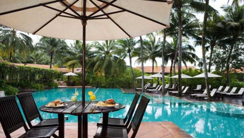 Avillion Port Dickson Hotel Bagian luar foto Pool at the hotel