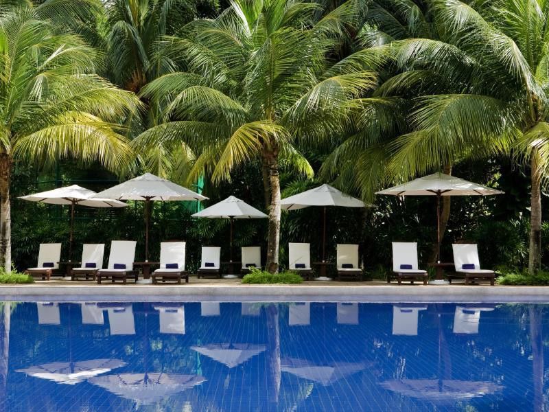 Avillion Port Dickson Hotel Bagian luar foto The pool at the hotel