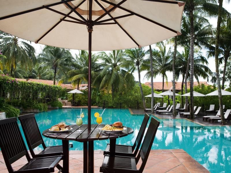 Avillion Port Dickson Hotel Bagian luar foto Pool at the hotel