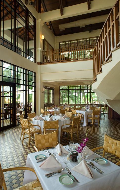 Avillion Port Dickson Hotel Bagian luar foto The restaurant at the hotel