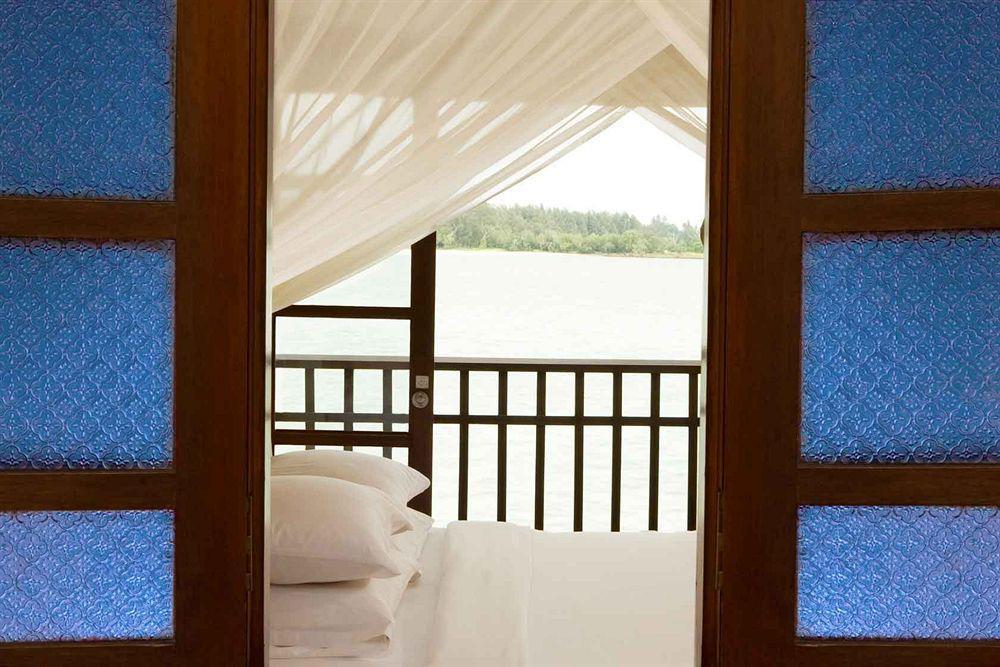 Avillion Port Dickson Hotel Bagian luar foto A view of the river from a guest room